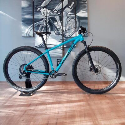Bicicleta-Usada-de-MTB-Specialized-Rockhopper-Aluminio-R29-Talle-S-Celeste-01