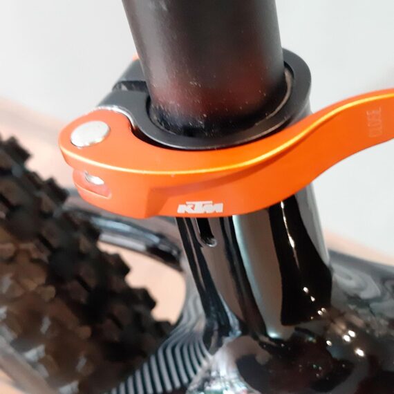 Bicicleta-KTM-Myroon-Ace-SE3-R29-Carbono-Glossy-Flaming-Black-11