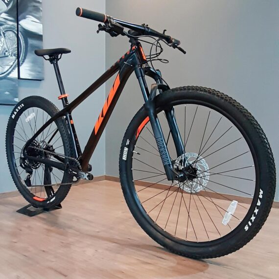 Bicicleta-KTM-Myroon-Ace-SE3-R29-Carbono-Glossy-Flaming-Black-15