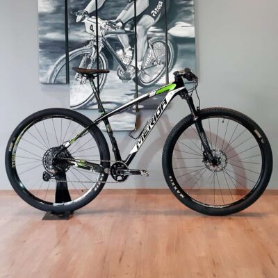 Bicicleta-Usada-de-MTB-Merida-Big-Nine-Carbono-R29-Talles-M-Negra-y-Blanca-01