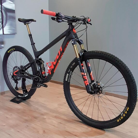 Bicicleta Usada de MTB Pivot Mach SL Carbono R29 Talle L Startlap