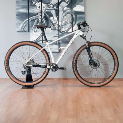Bicicleta-Usada-de-MTB-Svel-Aluminio-R29-Talles-M-Blanca-01