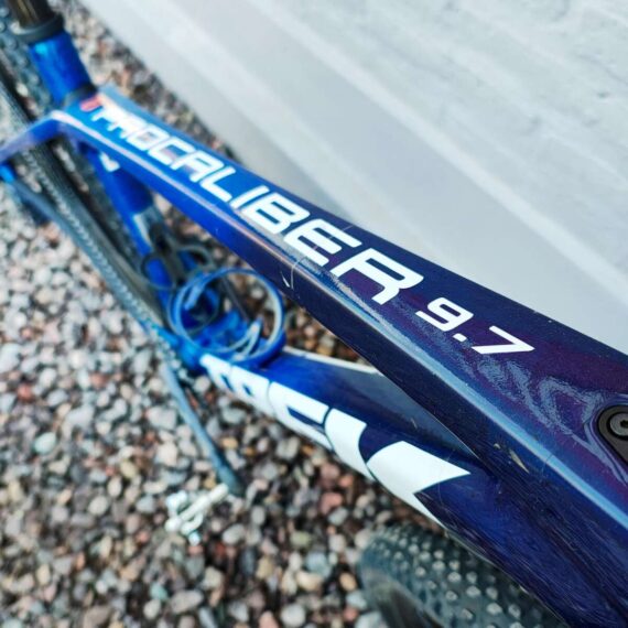 Bicicleta-Usada-de-MTB-Trek-Procaliber-9-7-Carbono-R29--Talle-M-L-10