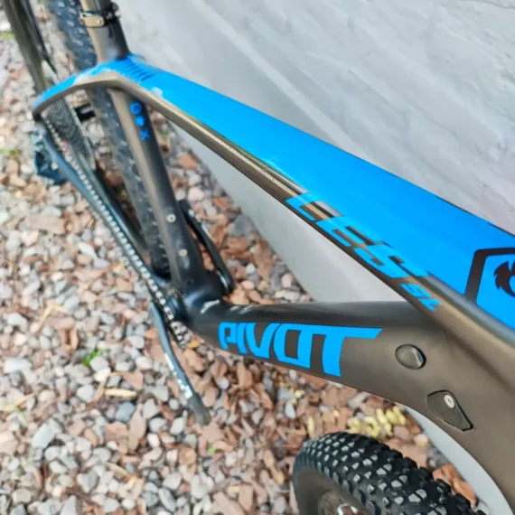 Bicicleta Usada de MTB Pivot Les SL Carbono R29 Talle M 09